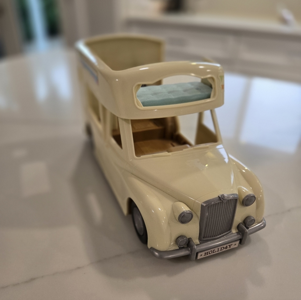 EPOCH Sylvanian Families Otomari Camper for Everyone Vehicle Doll Furniture